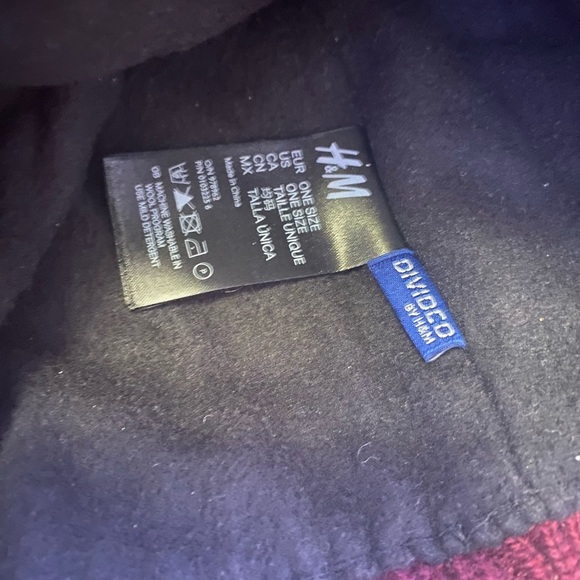 H&m Divided Burgundy Ribbed Stocking Hat One Size - Picture 3 of 3